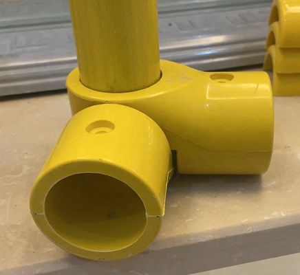 Κίτρινα εξαρτήματα χειροπέδου GRP Elbow Tee Cross Angle Tube Connector για σύστημα χειροπέδου
