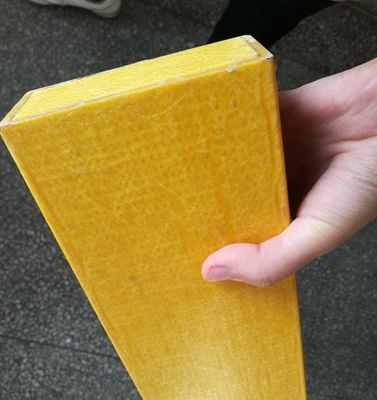 Τεχνολογία Pultrusion cutting edge ανθεκτικός διασταυρωτικός σίδηρος ινών γυαλιού για τη μετάδοση ισχύος
