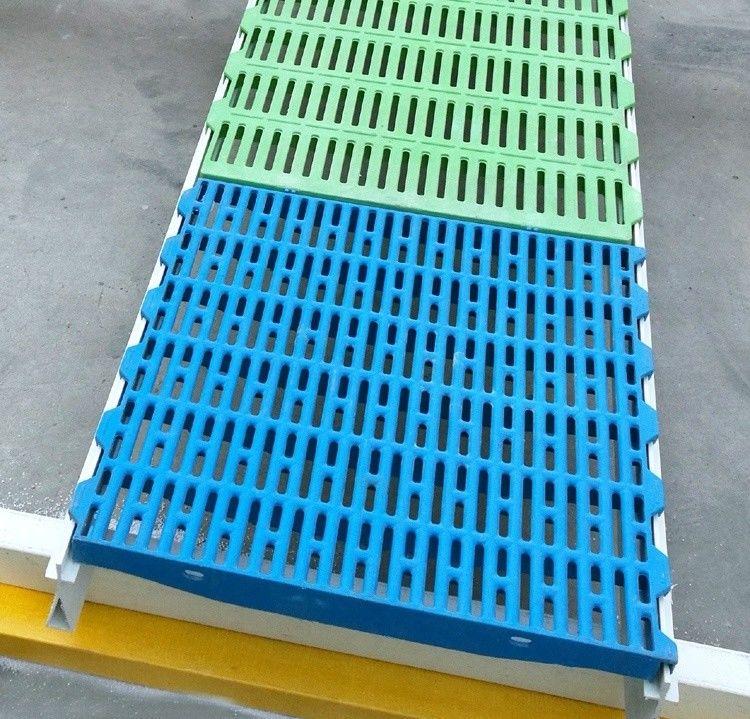 65x15mm Μέγεθος πλέγματος Γουρουνάκι πλαστικό πάτωμα με ράβδους για κλουβιά γέννησης/φρέσκα υλικά από πλέγμα χοίρων